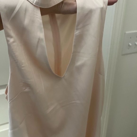 Flowy and stylish pink top - Picture 2 of 6